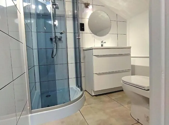 Smart بيت شباب غدينيا