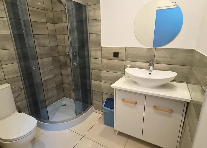 Smart بيت شباب غدينيا